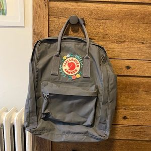 Embroidered Fjallraven Kanken Backpack (Dark Grey)